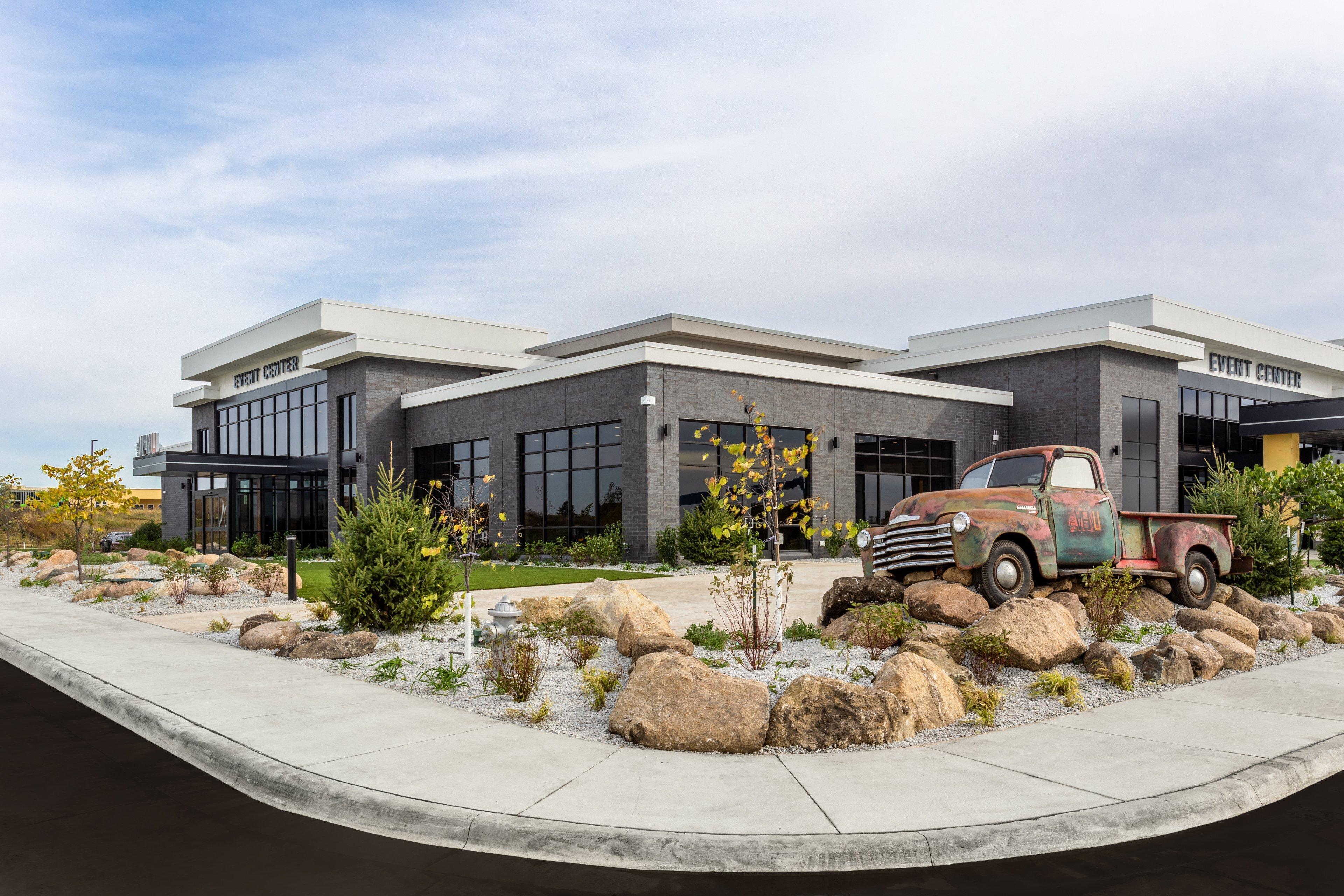 Holiday Inn & Suites Cedar Falls-Waterloo Event Ctr By Ihg Exterior photo